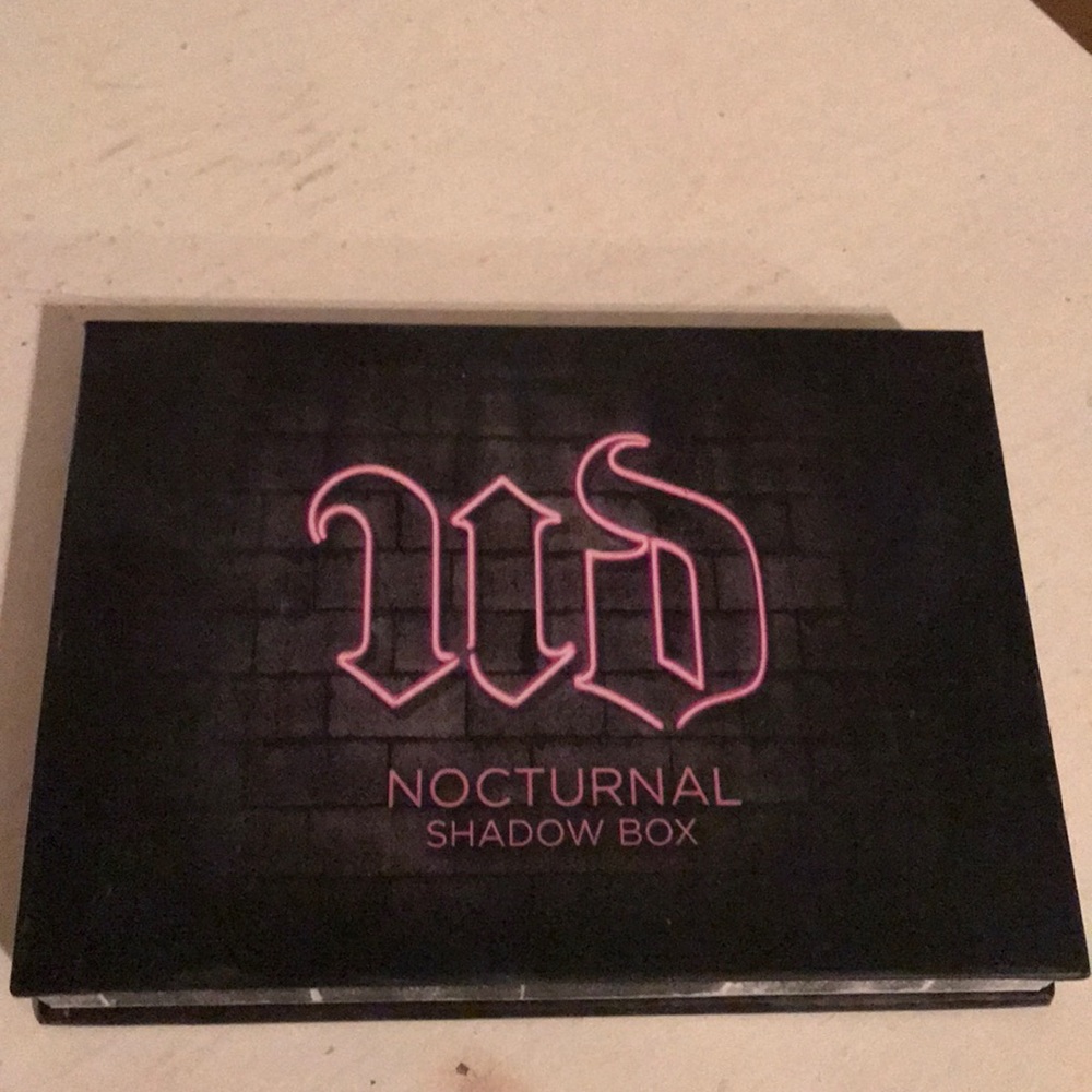Urban decay nocturnal eyeshadow palette